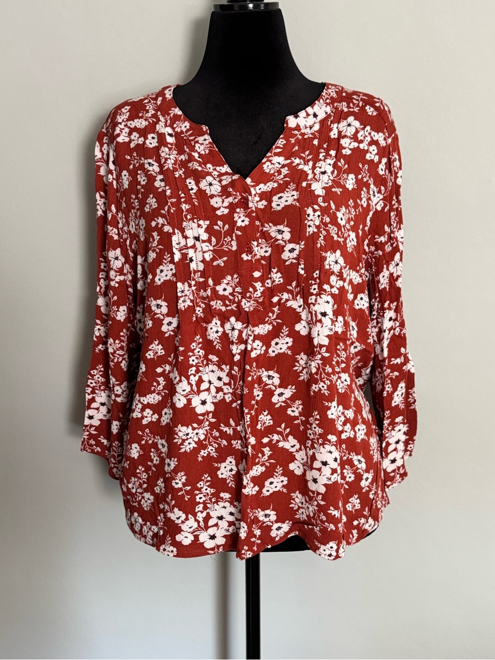 Fun 2 Fun - Women's Floral Pintuck Blouse - Rust Red - Size XL